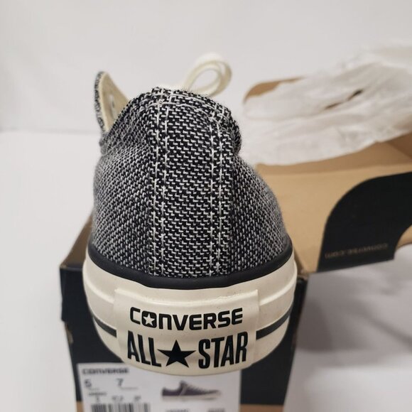 Converse Chuck Taylor Ox Shoes Color: Black/White - Size M/5 W/7 - Picture 7 of 8